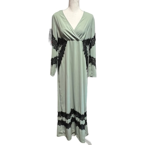 LaBellum by Hillary Scott Bohemian Lace Maxi Dress New with Tags